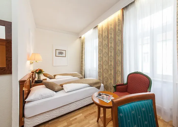 Hotel Novum Cristall Messe 3*