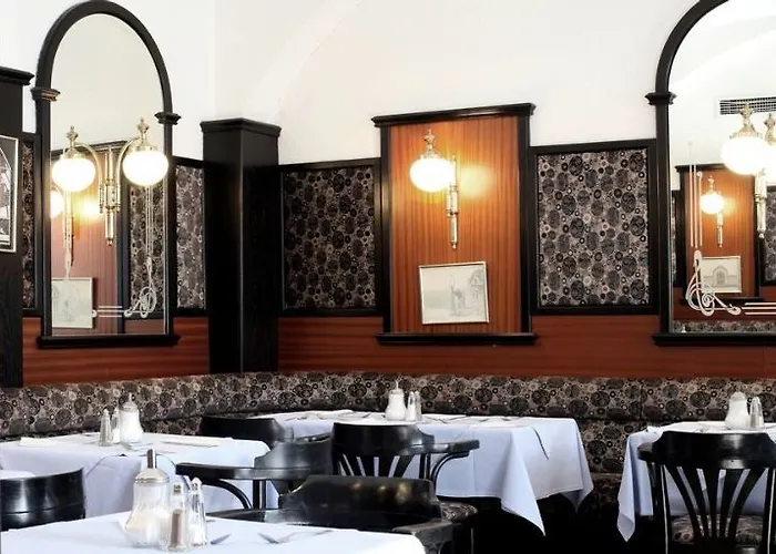 Hotel Novum Cristall Messe 3*
