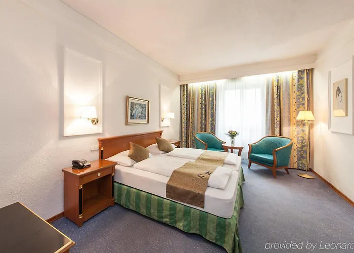 Hotel Novum Cristall Messe 3*